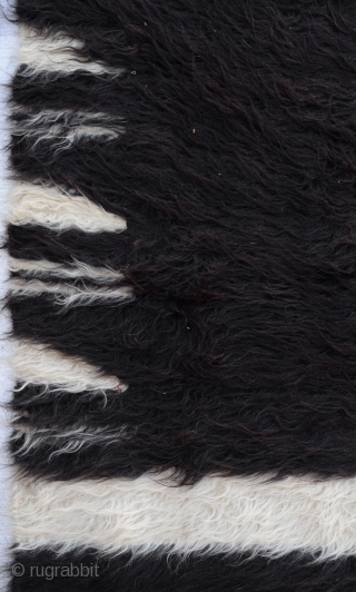 Anatolian Goat Hair Siirt Blanket
Size:154 x204 Cm
        5'2x6'9"                  