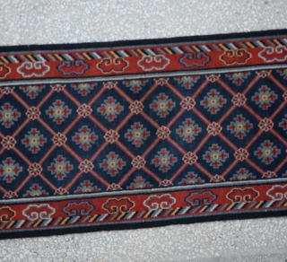 Tibetan Rug-Circa 1900
Size:72 x 160 cm
      2'4"x  5'4"                   