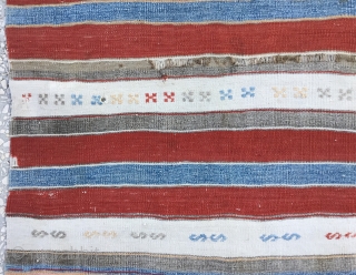 Anatolian stripe kilim Circa 1900

Size:140x220cm / 4’8x7’7”                          