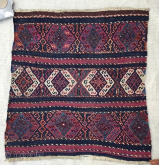 Kağizman Kilim bag Face Northeastern Anatolia 19th Century..
Size:67x72Cm/ 2’3x2’4”                        