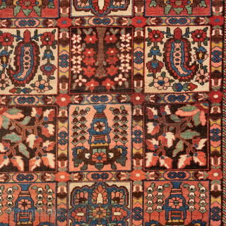 Antique Persian Bakhtiari Rug, Circa 1900, 4’7 x 6’9 Ft.
                       