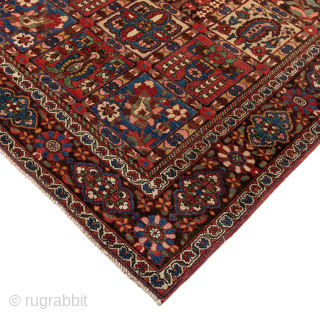 Antique Persian Bakhtiari Rug, Circa 1900, 4’7 x 6’9 Ft.
                       