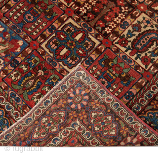 Antique Persian Bakhtiari Rug, Circa 1900, 4’7 x 6’9 Ft.
                       