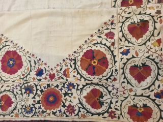 Suzani, central asia , natural silk on hand spun and woven cotton.
Fabulous colors
last quarter 19th century
Size: 150cm x 242
Excellent condition             