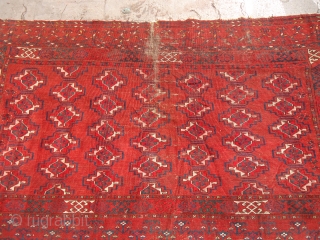 Large Chuval with very nice design but little worn,fine weave,nice lower border.All original without any repair or work done.Some early analine red dye. Size 5'1"*3ft. E.mail for more info and pics  