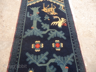 Beautiful Small Chinese Rug with deer and swan,good colors and nice design.Size 3'5"*1'5".E.mail for more info and pics.               