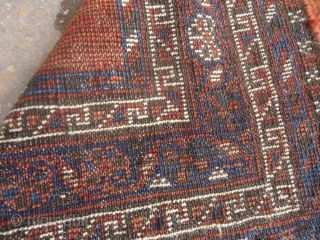 Qashqai or Shiraz Seating Rug with beautiful design and natural colors,soft shiny wool,very good condition.Size 3'9"*3'7".E.mail for more info and pics.            
