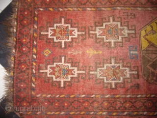 Uzbek small Rug,all orginal condition without any repair, synthetic colours and unusual desigen,shiney wool,Size 4'1"*2'9".Hand washed ready for use.              