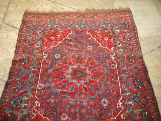 Beautiful Khamseh or Qashqai Rug,with beautiful colours and shiney wool,very nice design,Fine weave and very good condition.Size 6*4'6".E.mail for more info.            