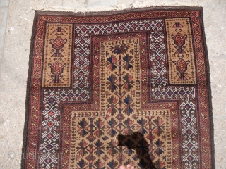 Pretty Baluch Prayer Rug with very good desigen and condition,good age and colors,fine weave,very nice desigen.Size 4'9"*3.E.mail for more info and pics.           