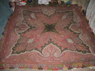 More than extra ordinary,super fine Kashmiri Shawl,excellent pce in great condition.The pce speaks itself.Size 7*7.E.mail for more info.               