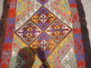 Uzbek Felt with good colors and design,nice condition.Size 8'8"*3'10".Ready for the use.E.mail for more info.                  