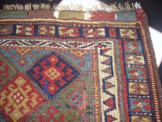 Jaf Kurd,very colourfull,good condition,brilliant colours soft wool,very fine weaving quality,Size 2'3"*1'9".
                      