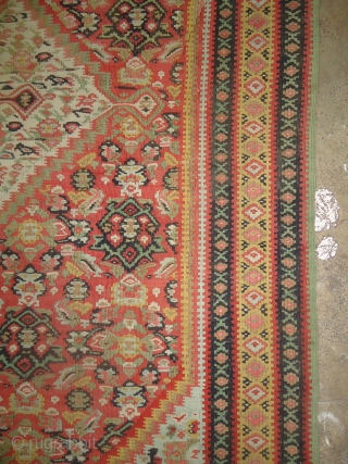 Very Fine Senneh Kilim on Wool foudation,beautiful colours and desigen,with birds in the white medallion.Good condition.100% wool on wool.Size 6'
6"*4'4".E.mail for more info.          