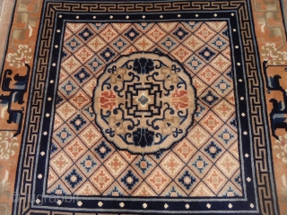 Beautiful Chinese square rug with good color desigen,all original without any work done.Size 3'11"×3'9".E.mail for more info and pics.              