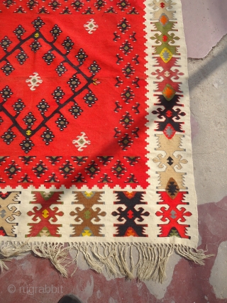 Saroky Kilim with rare size and very fine weave,the best colors,excellent condition.the best colors,very nice design.Size 4'6"*4'6".100% wool on wool.E.mail for more info.          