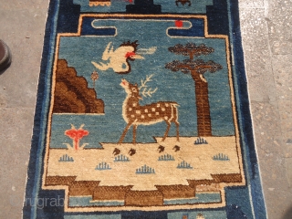 Beautiful Chinese Rug with unusual design,Swan and Deer,very nice colors and excellent condition.Good age.Size 3'10"*2ft.E.mail for more info and pics.             