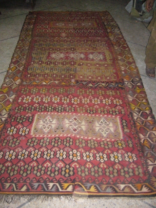 Beautiful Anatolian kilim,with good desigen,nice colours and condition,fine weave.E.mail for more info.                     