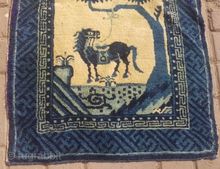 Beautiful Chinese Rug with horses,good age and colors.Cleaned and ready to use.Size 3'9"*1'10".E.mail for more info and pics.               