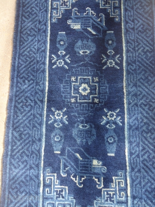 Beautiful Chinese Rug with excellent condition and beautiful colors and design,all original and soft shiny wool,E.mail for more info and pics.            