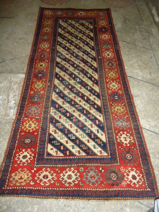 Beautiful Gendje Runner with good colours,desigen and condition.Size 9*4.Email for more info.                     