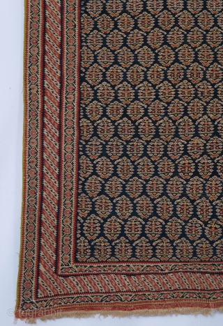 Very Fine Senneh Boteh Gul Kilim
Size:5'10" X 4'6"                         