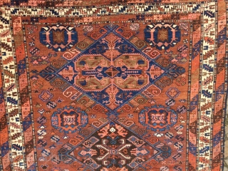 Seichur 1900 (290 cm L x 135 cm W)This rug is in very good condition, no holes or other damages, all borders remain intact. No restaurations.

       