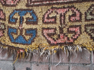 Antique rug fragment from konya region(central anatolia)
middle or late 19th century. Size: 157cm x 95cm - 5ft.1,8" x 3ft.1,4". l am not good to calculate ft and inches, l hope l did  ...