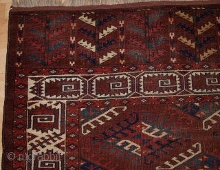 Yomut main carpet, 19th century. Size: 9ft 7in x 6ft 2in (292 x 188cm).                   