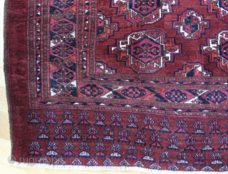 {62} SARYK Juval, 137 x 95 cm., A larger, antique chuval of this age from the Turkoman Saryk tribe, with 6 colors and in such good condition, is not very common. Handspun  ...