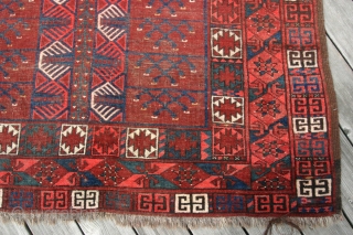 {21} 132 x 186 cm. Ersari Ensi, late 19th c. one synthetic red, evenly worn and complete.

-Kolya                