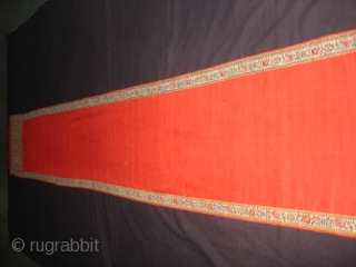 Kashmir(Kani Work)Men's Sash,From Kashmir India. An elaborate boteh Design flanking the boldly Plain Central filed,Woven on Pashhmina Wool.Its size is 31cmX228cm(DSC06198).
            