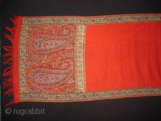 Kashmir(Kani Work)Men's Sash,From Kashmir India. An elaborate boteh Design flanking the boldly Plain Central filed,Woven on Pashhmina Wool.Its size is 31cmX228cm(DSC06198).
            
