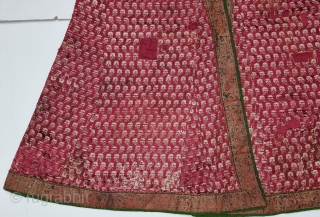 Mughal Buti Choga (Man's Costume) Mashru Silk, Brocade with Silk thread Probably from Northern India. India. 

Late 19th Century. 

Its size is Length-120cm, Width-60cm, Sleeve- 18cmX70cm (20230104_141414).      