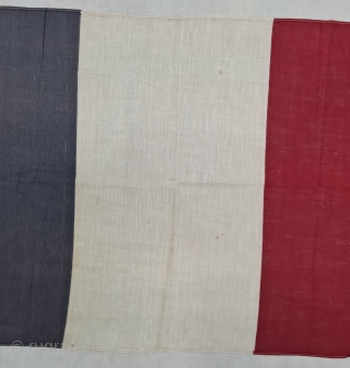 National flag of France, 
French national flag from 1794-1814, and after 1830. It is made of Cotton with hand sewn.
It size is 42cmX75cm
          