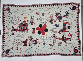 An Rare Folk Kantha , Quilted and embroidered cotton kantha Probably From East Bengal(Bangladesh) region, India. 

c.1875 -1925

Its size is 78cmX117cm (20230929_161003).           