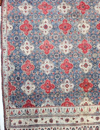 Floral Chintz Kalamkari , Hand-Drawn Mordant-And Resist-Dyed Cotton,

From Coromandel Coast South India. India.

C.1825 - 1850.

Exported to the South East Asian Markets.

Its size is 118cmX225cm (20250108_150332).        
