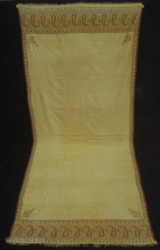 Highly Afgan or Sikh Period Jamawar Long Shawl From Kashmir, India.C.1750.Its Size is 130cmx320cm. Its condition is very good(DSC03848 New).

             