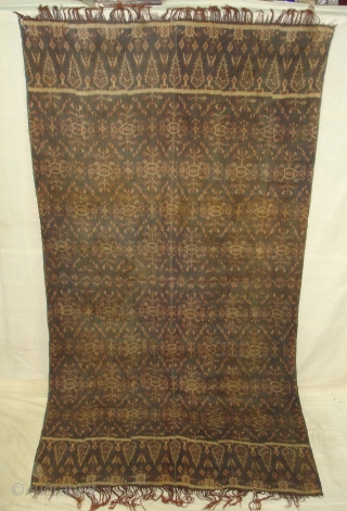 Finely dyed and woven warp ikat shawl from Nggela,Flores in Eastern Indonesia.Patola inspired design.Its size is 120cmX225cm(DSC02448 New).               