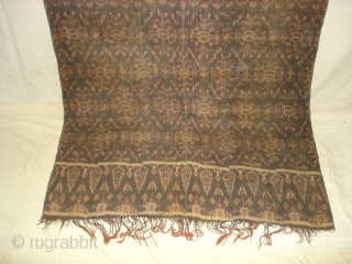 Finely dyed and woven warp ikat shawl from Nggela,Flores in Eastern Indonesia.Patola inspired design.Its size is 120cmX225cm(DSC02448 New).               