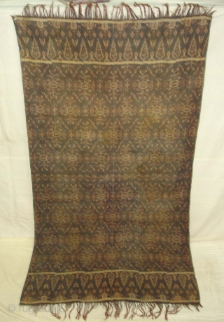 Finely dyed and woven warp ikat shawl from Nggela,Flores in Eastern Indonesia.Patola inspired design.Its size is 120cmX225cm(DSC02448 New).               