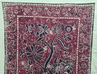 Palampore  Chintz Kalamkari Hand-Drawn Mordant- And Resist-Dyed Cotton,From Coromandel Coast South India. India.  

C.1725-1750.

Exported to the South-East Asian Market. 

Its size is 102cmX152cm(20220202_155848).        