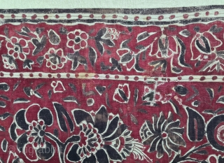 Palampore  Chintz Kalamkari Hand-Drawn Mordant- And Resist-Dyed Cotton,From Coromandel Coast South India. India.  

C.1725-1750.

Exported to the South-East Asian Market. 

Its size is 102cmX152cm(20220202_155848).        