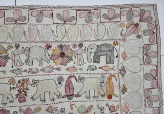 Very Fine Folk Embroidery Kantha with Folk Figures, It has been Quilted and embroidered cotton kantha Probably From East Bengal(Bangladesh) region, India. 

C.1875 -1900

Its size is 140cmX202cm (20230205_170049).     