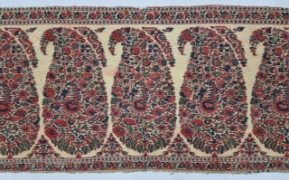 Very Unique And Rare Palledar Fragment of Kani Jamawar, From Kashmir, India.

C.1810-1820. 

Its Size is 34cmx130cm.

Total 9 Butas, Size of Butas is 15cX28cm (20230201_151911).         