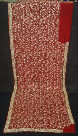Chakla-Chakli no Garo,Parsi Gara Sari From Surat Gujarat India.This kind of Sari's were embroidered by Chinese artisans in the town of Surat in Gujarat for the Parsi women of that region.The Parsi's  ...