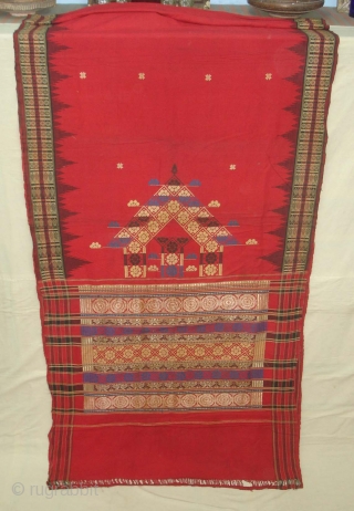 Temple Sari From Orissa, an eastern state India,on the Bay of Bengal.Sari is made of red cotton bordered by black stripes,the plain weave supplemented by bands of both warp and weft.Its size  ...