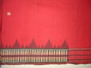 Temple Sari From Orissa, an eastern state India,on the Bay of Bengal.Sari is made of red cotton bordered by black stripes,the plain weave supplemented by bands of both warp and weft.Its size  ...