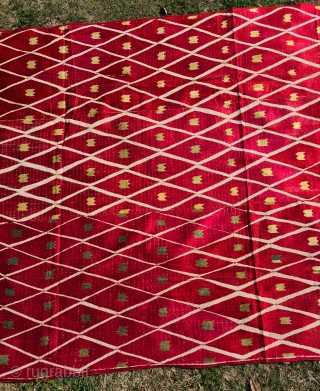 
Rare Thirma Phulkari  From West(Pakistan)Punjab. India. India. untwisted Floss silk on hand spun  white cotton  ground cloth. 

Early 19th Century. 

Its size is 120cmX245cm(20220216_135648).
      