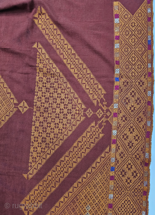 Chope Phulkari - womens wedding shawl.

This is a special type of wedding phulkari known as a chope, characterized by its large size and the use of a stepped double running stitch that  ...